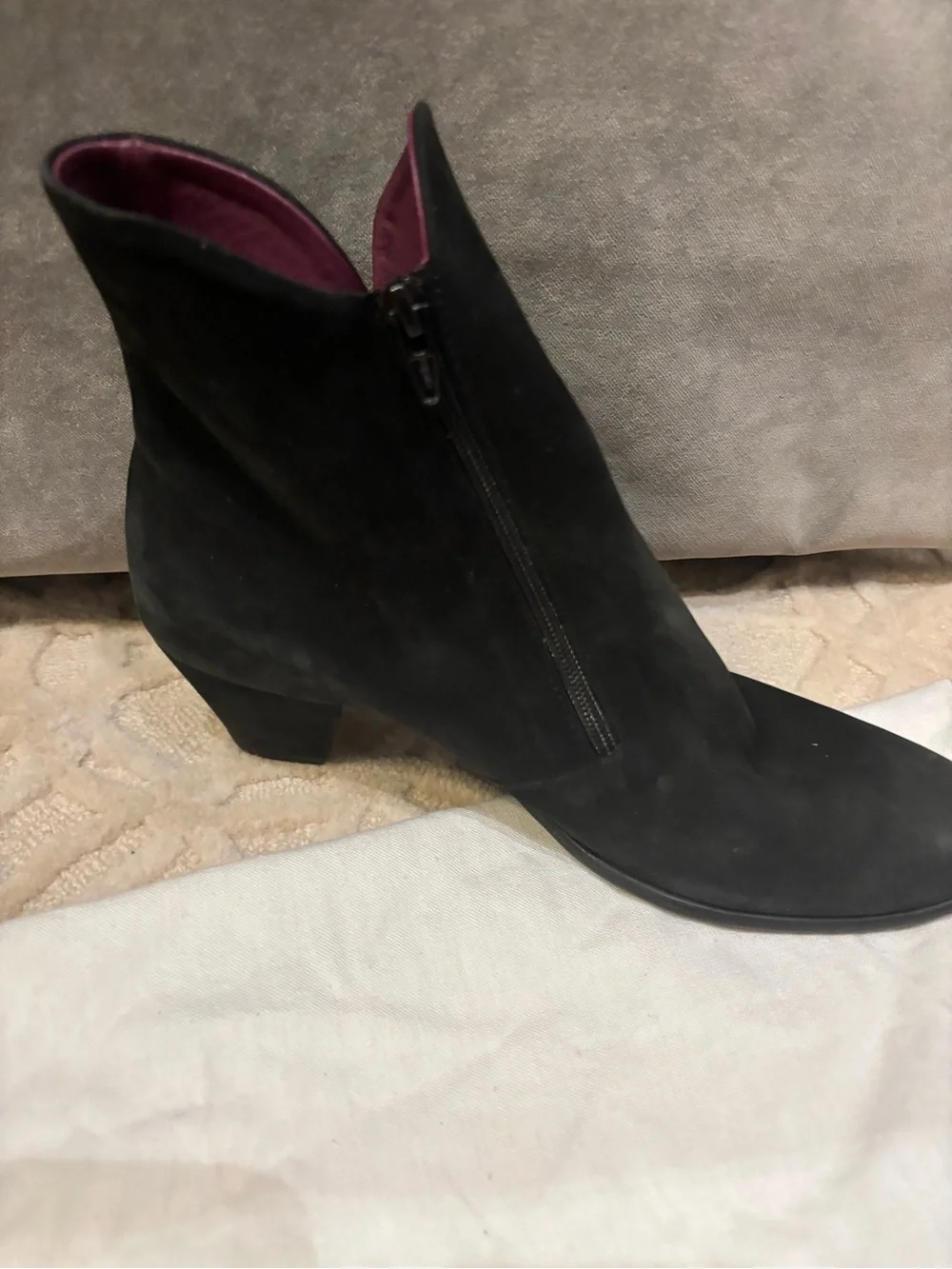 Arche sleek black